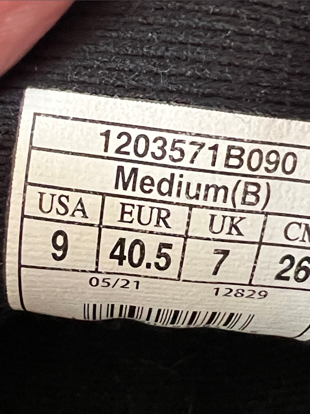 Brooks Black and White Athletic Running Shoes size 9 - Picture 8 of 9